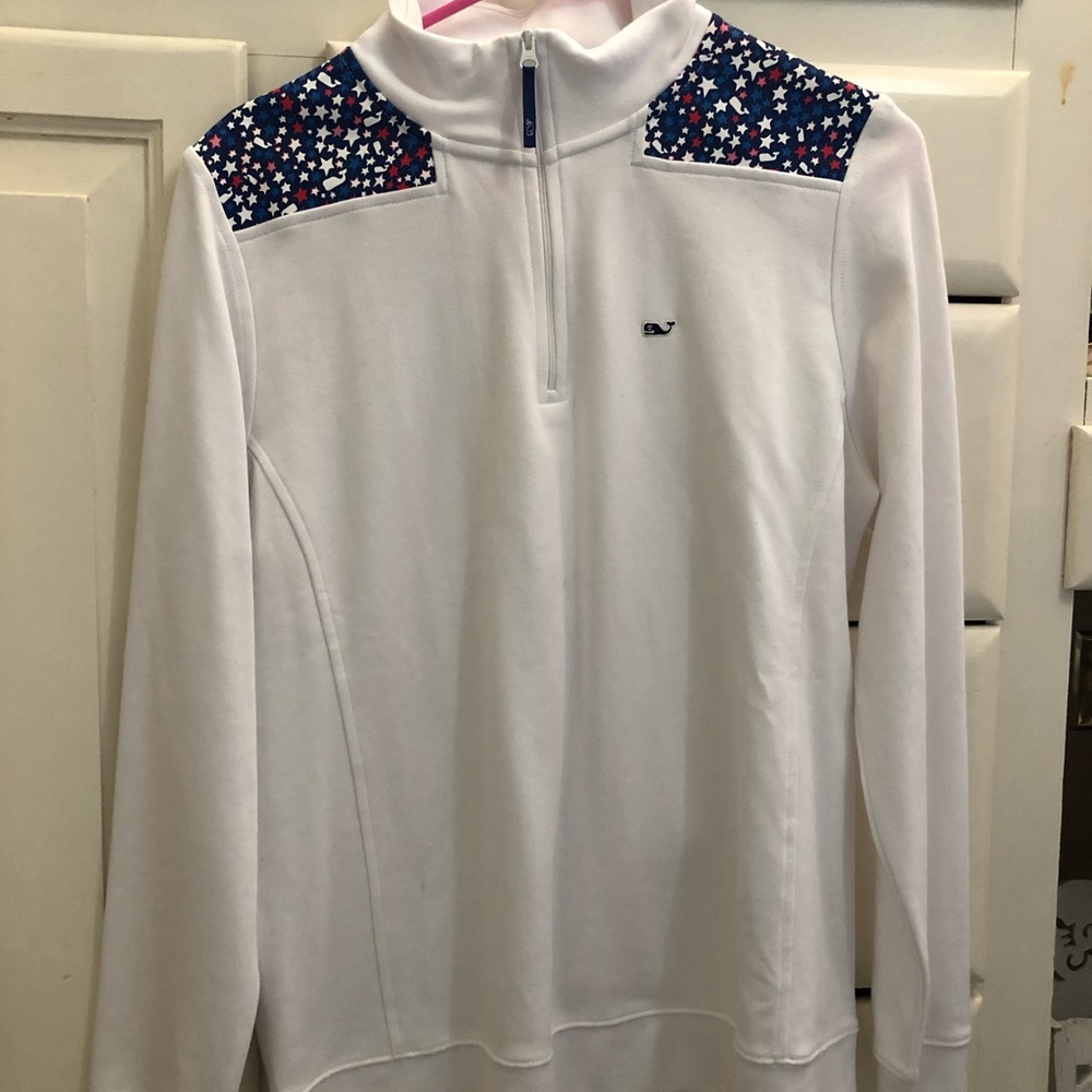 Vineyard Vine never worn - size M - red, white blu